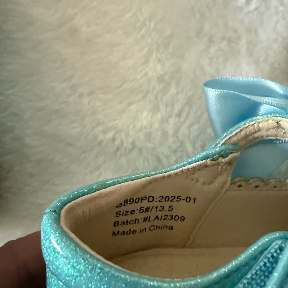 Felix and Flora Blue Glitter Bows Patent Leather Mary Jane Shoes 13.5 girls - Picture 4 of 5